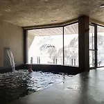 Bergman Mountain Hotel 4*