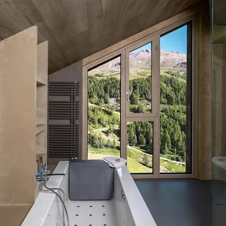 Bergman Mountain Hotel 4*
