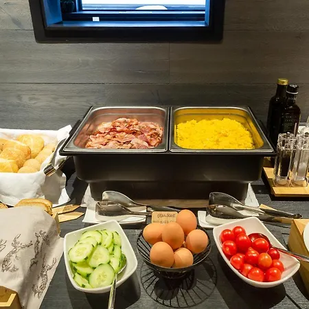 Otel Bergman Mountain 4*